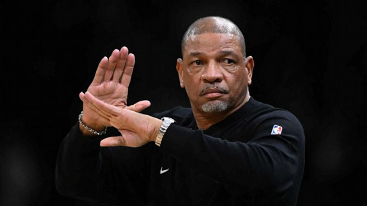 NBA: Παραμένει στον πάγκο των Μπακς ο Ντοκ Ρίβερς NBA: Παραμένει στον πάγκο των Μπακς ο Ντοκ Ρίβερς
