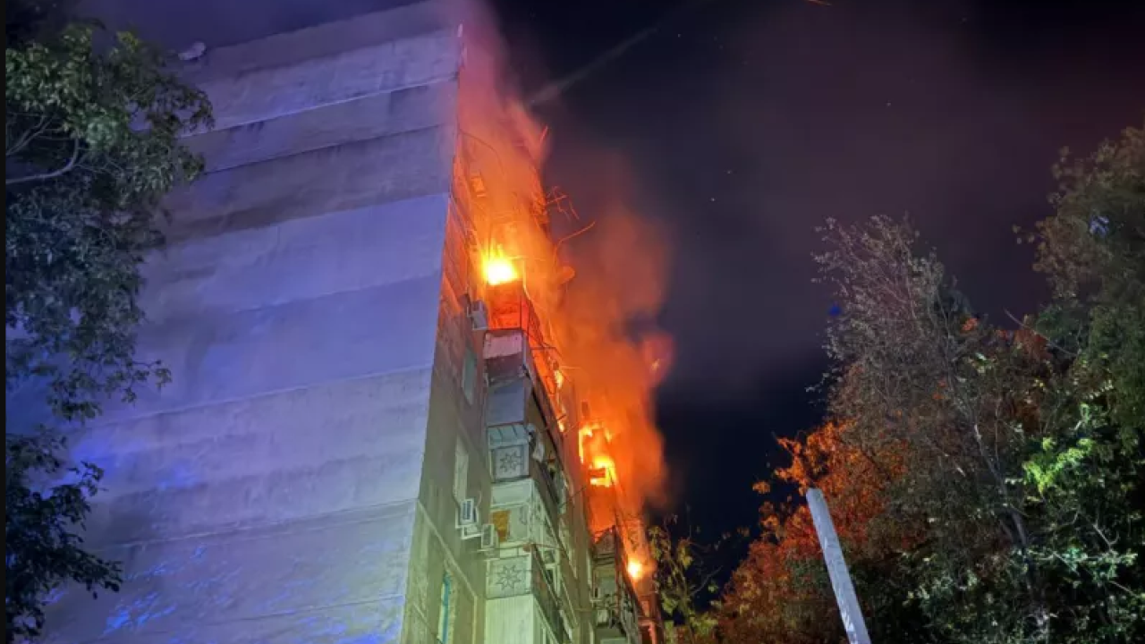 Ρωσικές επιδρομές στην Οδησσό: Στόχος πολυκατοικία και οικίες - Εικόνες καταστροφής και απόγνωσης