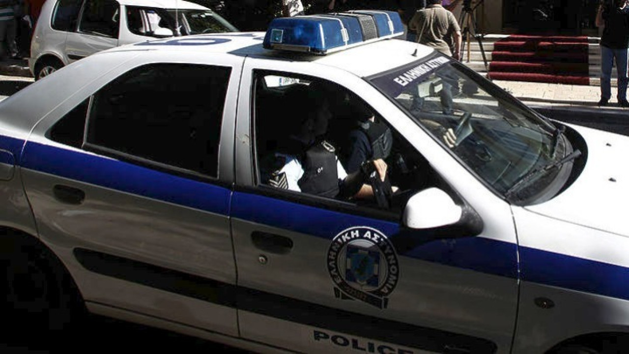 Ανήλικοι στις Σέρρες διέρρηξαν κατάστημα και έκλεψαν κινητά τηλέφωνα και ρολόγια