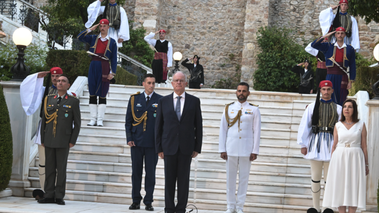 Προεδρικό Μέγαρο: Η εκδήλωση για τα 51 χρόνια από την αποκατάσταση της Δημοκρατίας Προεδρικό Μέγαρο: Η εκδήλωση για τα 51 χρόνια από την αποκατάσταση της Δημοκρατίας
