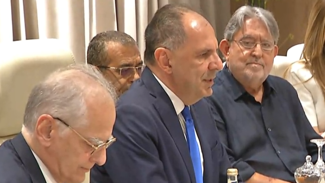 Ολοκληρώθηκε η συνάντηση Γεραπετρίτη με Χαφτάρ - Η οριοθέτηση των θαλάσσιων ζωνών και το μεταναστευτικό στο τραπέζι