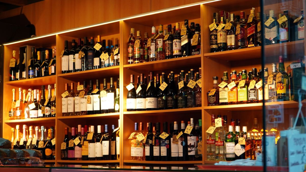Δασμοί 15% για ευρωπαϊκά κρασιά και οινοπνευματώδη από την 1η Αυγούστου Δασμοί 15% για ευρωπαϊκά κρασιά και οινοπνευματώδη από την 1η Αυγούστου
