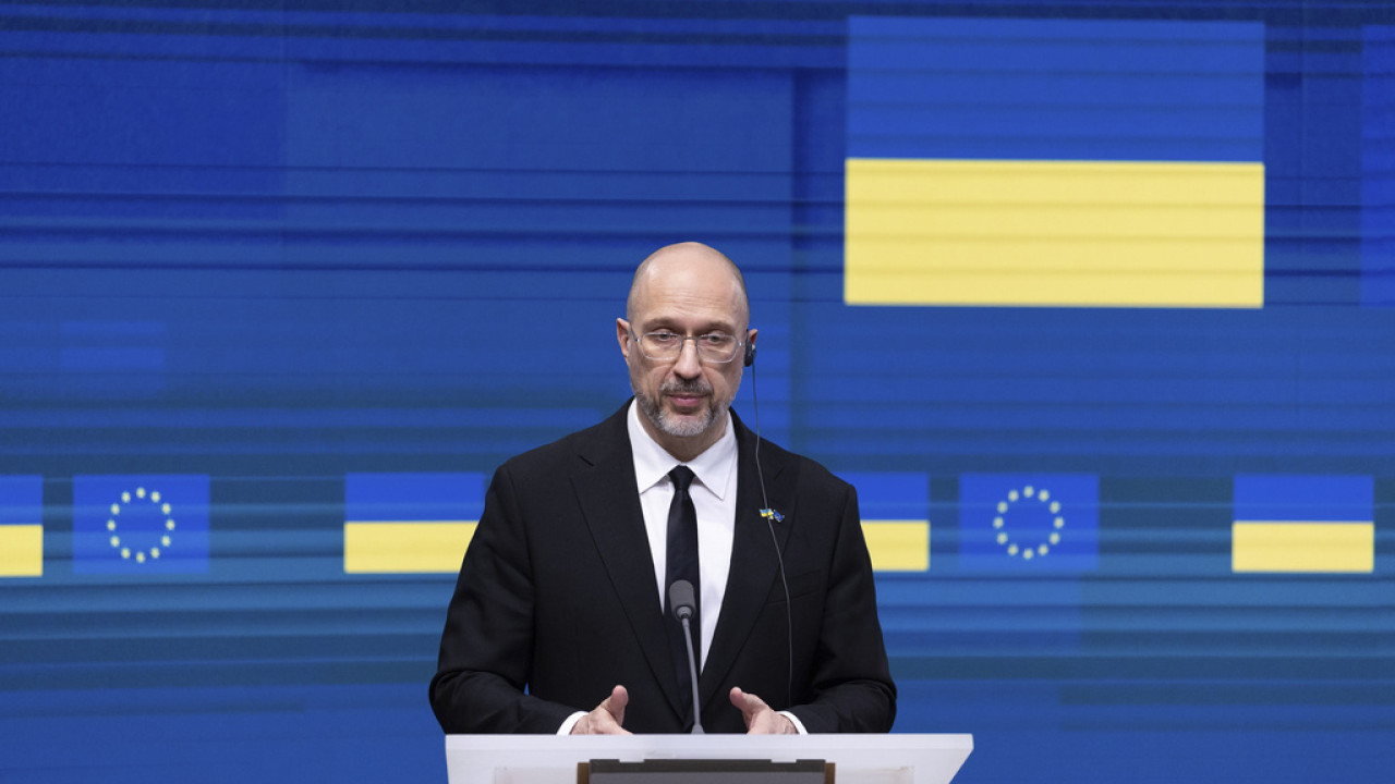ΟΥΚΡΑΝΙΑ: ΠΑΡΑΙΤΗΘΗΚΕ ΚΑΙ ΕΠΙΣΗΜΩΣ Ο ΠΡΩΘΥΠΟΥΡΓΟΣ ΝΤΕΝΙΣ ΣΜΙΧΑΛ