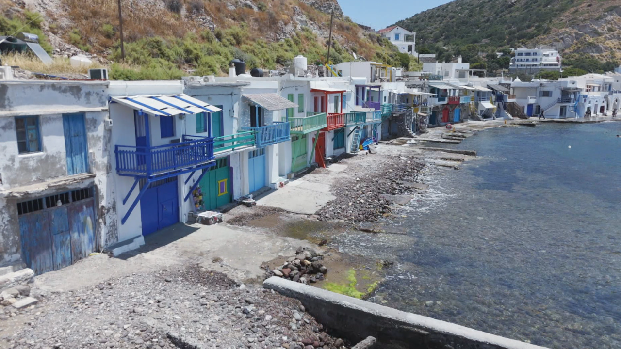 Μήλος: Δύο κοντέινερ για 15 μαθητές – «Προσωρινό» που έγινε κανονικότητα
