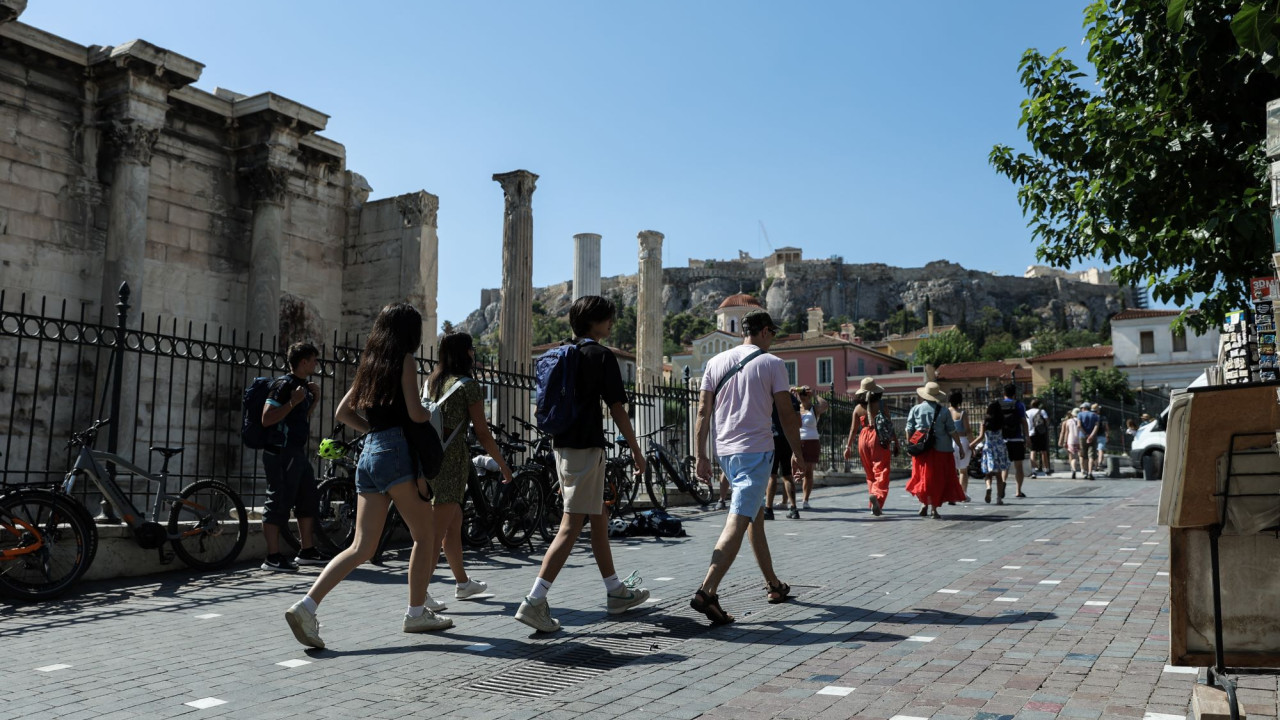 Καύσωνας: Κλείνουν το μεσημέρι για 3 ημέρες οι αρχαιολογικοί χώροι της Αθήνας Καύσωνας: Κλείνουν το μεσημέρι για 3 ημέρες οι αρχαιολογικοί χώροι της Αθήνας