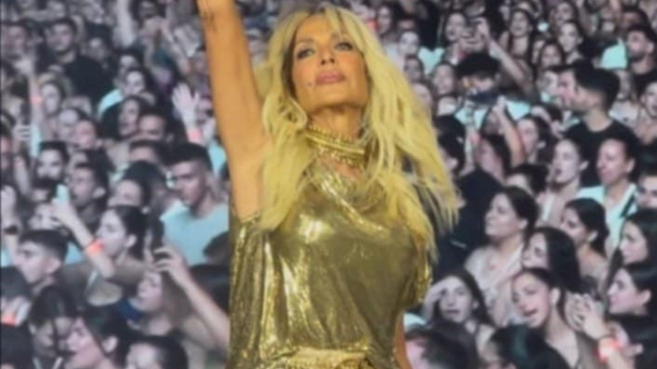 Άννα Βίσση: Οι «sold out» συναυλίες της στην Κύπρο, η συγκίνησή της και η εμφάνιση δια χειρός Βρεττού Βρεττάκου Άννα Βίσση: Οι «sold out» συναυλίες της στην Κύπρο, η συγκίνησή της και η εμφάνιση δια χειρός Βρεττού Βρεττάκου