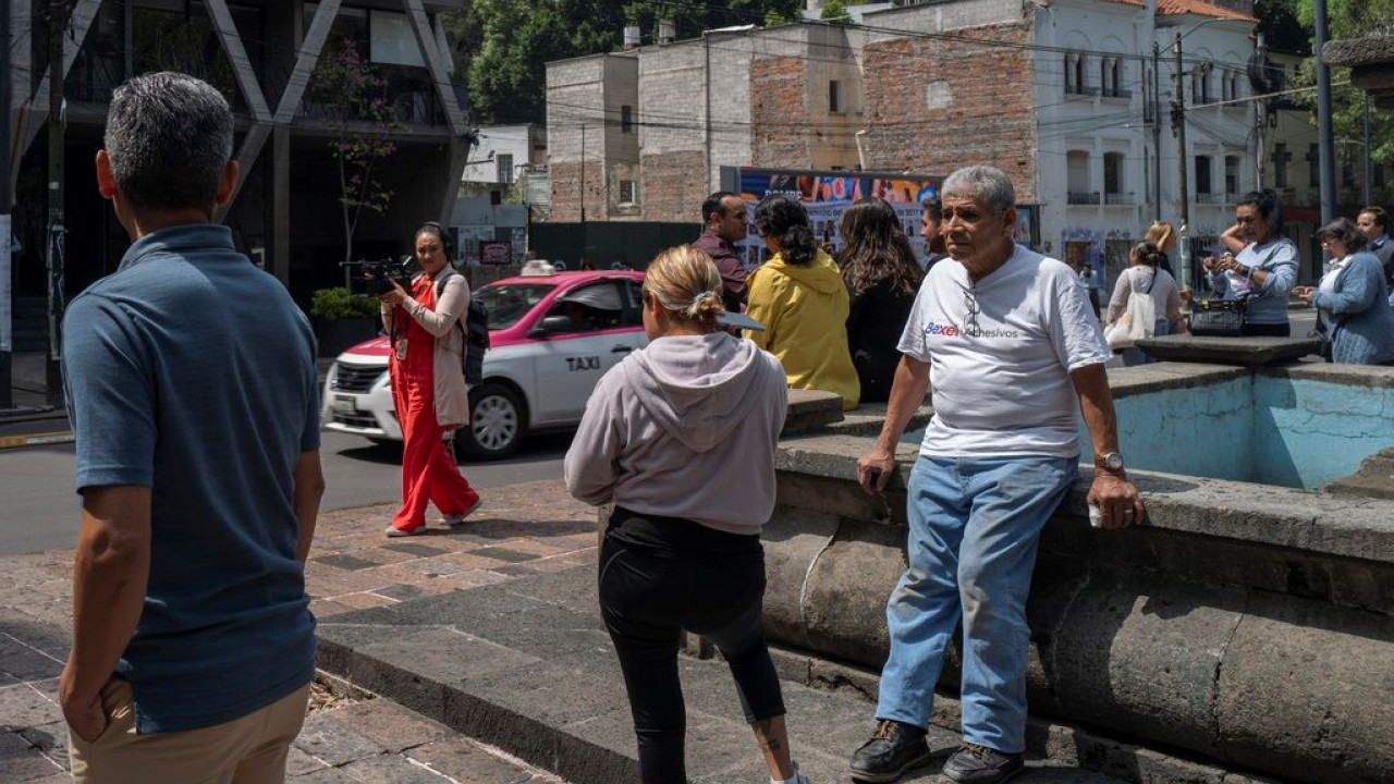 Σεισμός 5,7 Ρίχτερ στο Μεξικό Σεισμός 5,7 Ρίχτερ στο Μεξικό