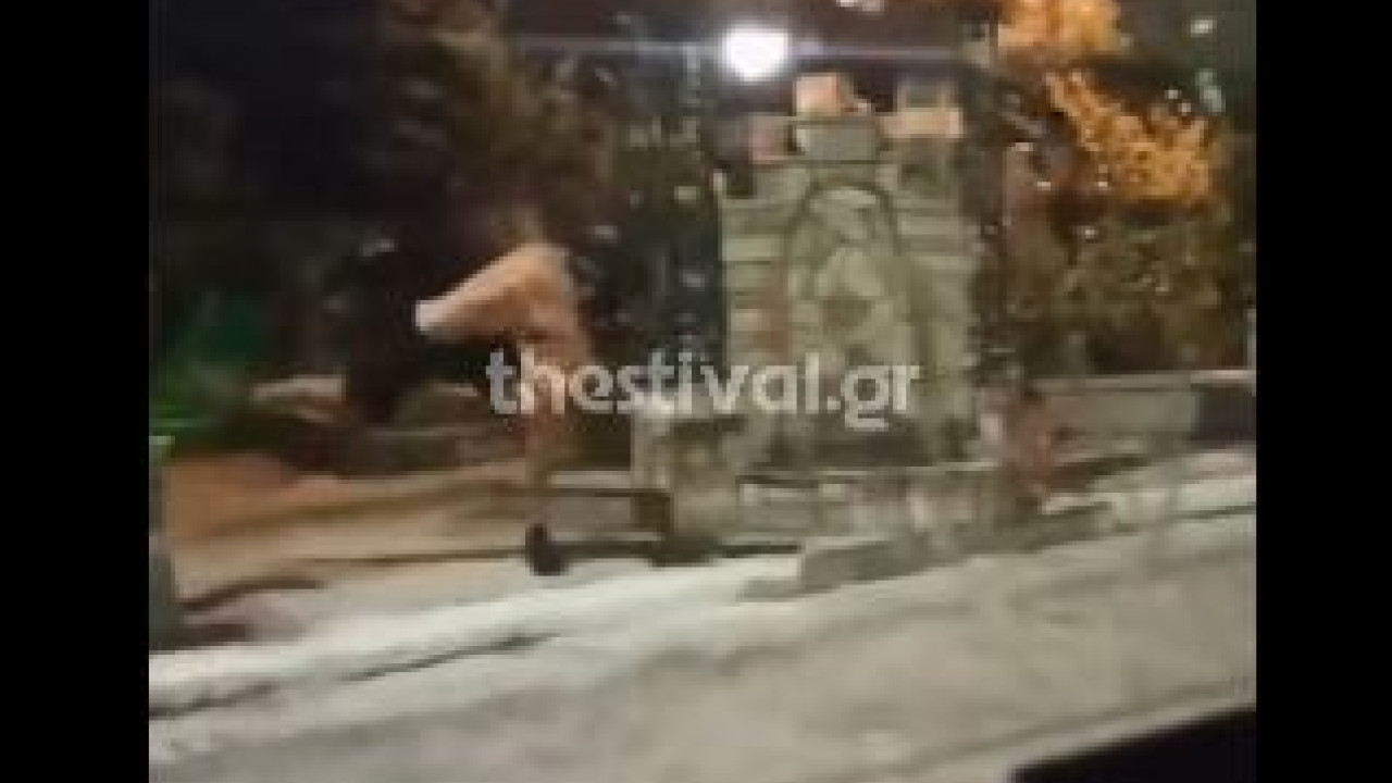 Θεσσαλονίκη: Τρομακτική επίθεση νεαρών σε αστικό λεωφορείο με νερόβομβες Θεσσαλονίκη: Τρομακτική επίθεση νεαρών σε αστικό λεωφορείο με νερόβομβες