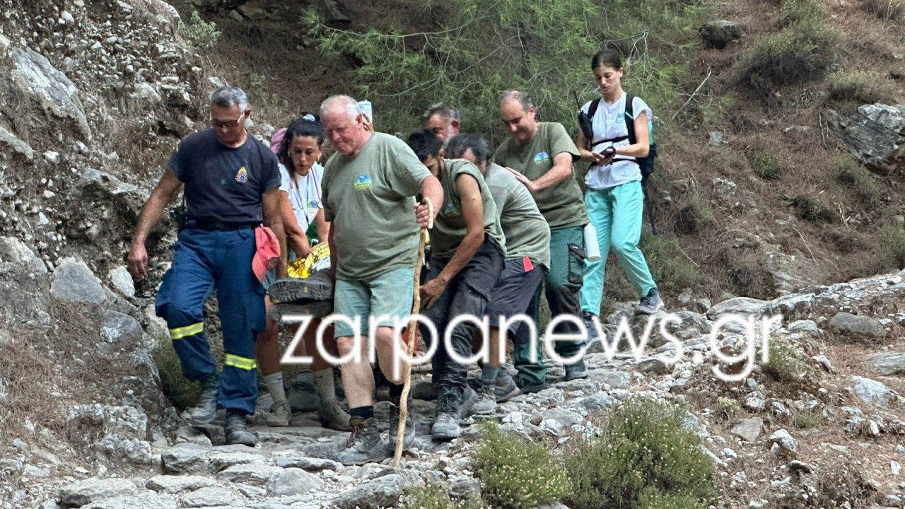 Διάσωση από το φαράγγι της Σαμαριάς: Για 3 χιλιόμετρα κουβάλησαν στα χέρια 60χρονο