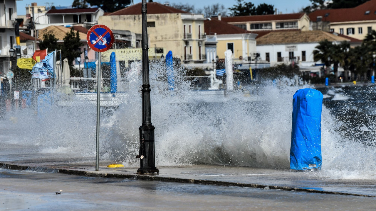 Συνεδρίασε η Επιτροπή Εκτίμησης Κινδύνου για τους σφοδρούς ανέμους Συνεδρίασε η Επιτροπή Εκτίμησης Κινδύνου για τους σφοδρούς ανέμους
