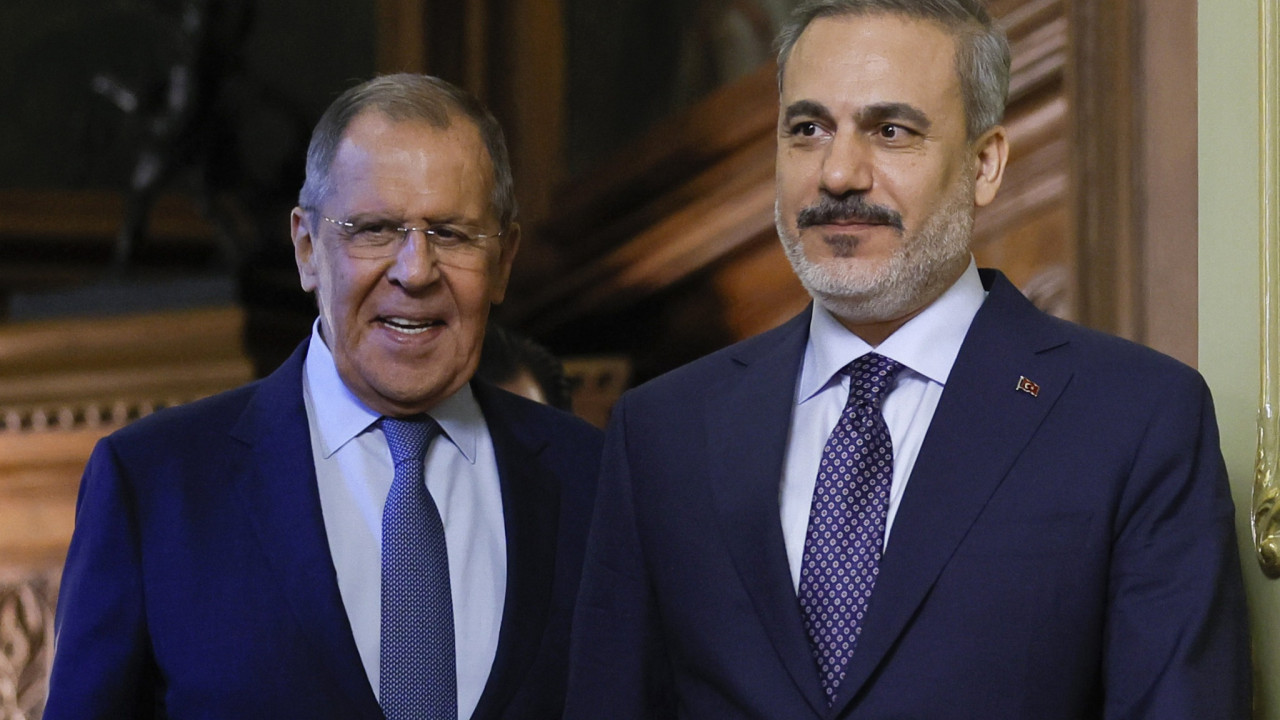 Τηλεφωνική επικοινωνία Χακάν – Λαβρόφ για την Ουκρανία