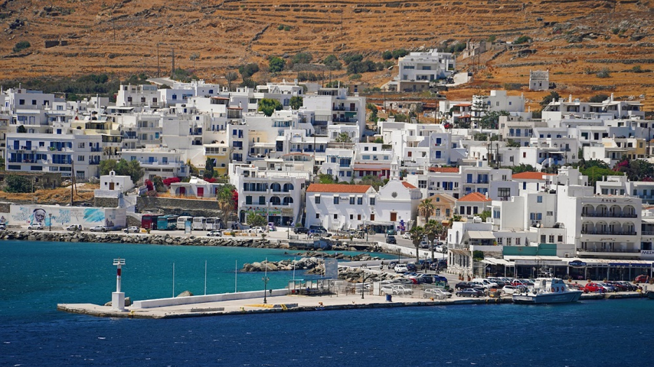 Happy Traveller στην Τήνο: Το α’ μέρος την Κυριακή 3 Αυγούστου στις 16.40, στον ΣΚΑΪ Happy Traveller στην Τήνο: Το α’ μέρος την Κυριακή 3 Αυγούστου στις 16.40, στον ΣΚΑΪ