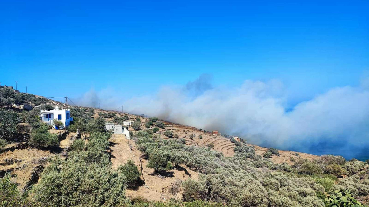 Πυρκαγιά στην Τήνο