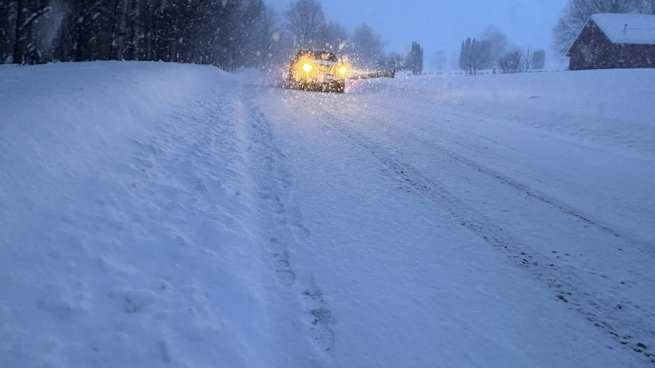 &Gamma;&rho;&omicron;&iota;&lambda;&alpha;&nu;&delta;ί&alpha;... &omicron;&iota; &Eta;&Pi;&Alpha;: &Sigma;&epsilon; &pi;&omicron;&lambda;&iota;&kappa;ό &pi;&epsilon;&rho;&iota;&beta;ά&lambda;&lambda;&omicron;&nu; &omicron; &mu;&iota;&sigma;ό&sigmaf; &pi;&lambda;&eta;&theta;&upsilon;&sigma;&mu;ό&sigmaf; - &Delta;&epsilon;ί&tau;&epsilon; &beta;ί&nu;&tau;&epsilon;&omicron;
