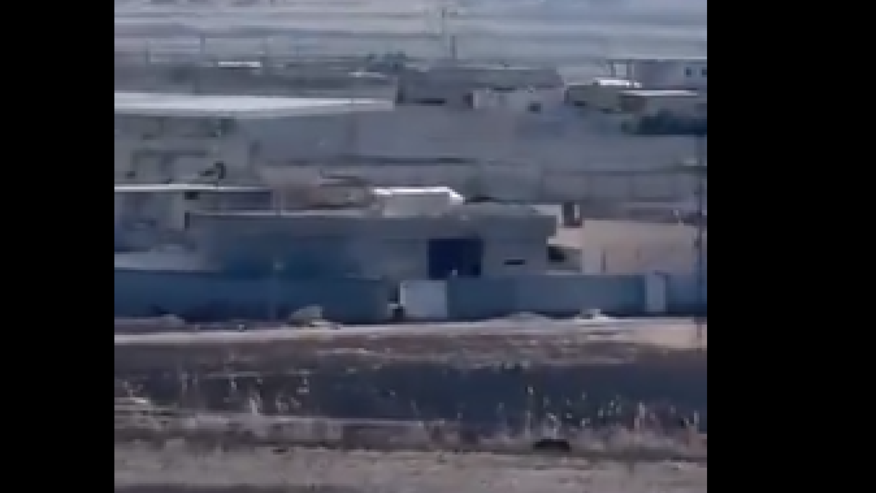 SDF: Έ&nu;&omicron;&pi;&lambda;&eta; &omicron;&mu;ά&delta;&alpha; &epsilon;&pi;&iota;&tau;έ&theta;&eta;&kappa;&epsilon; &sigma;&epsilon; &phi;&upsilon;&lambda;&alpha;&kappa;ή &mu;&epsilon; &kappa;&rho;&alpha;&tau;&omicron;ύ&mu;&epsilon;&nu;&omicron;&upsilon;&sigmaf; &tau;&omicron;&upsilon; &Iota;&sigma;&lambda;&alpha;&mu;&iota;&kappa;&omicron;ύ &Kappa;&rho;ά&tau;&omicron;&upsilon;&sigmaf; &sigma;&tau;&eta; &Sigma;&upsilon;&rho;ί&alpha;