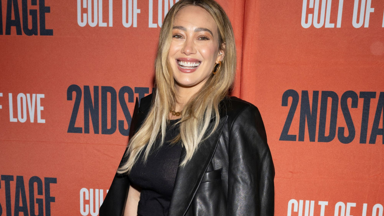 &Chi;ί&lambda;&alpha;&rho;&iota; &Nu;&tau;&alpha;&phi;: &Eta; &pi;&rho;ώ&tau;&eta; &sigma;&upsilon;&nu;&alpha;&upsilon;&lambda;ί&alpha; &mu;&epsilon;&tau;ά &alpha;&pi;ό 20 &chi;&rho;ό&nu;&iota;&alpha;