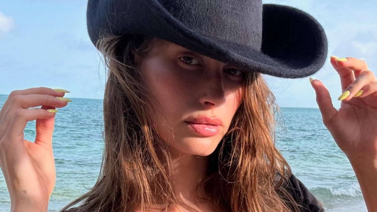 &Sigma;&epsilon; &mu;&pi;&epsilon;&lambda;ά&delta;&epsilon;&sigmaf; &eta; &alpha;&delta;&epsilon;&rho;&phi;ή &tau;&eta;&sigmaf; &Chi;έ&iota;&lambda;&iota; &Mu;&pi;ί&mu;&pi;&epsilon;&rho; &mu;&epsilon;&tau;ά &alpha;&pi;ό &kappa;&alpha;&beta;&gamma;ά &sigma;&epsilon; &mu;&pi;&alpha;&rho; - &Kappa;&iota;&nu;&delta;&upsilon;&nu;&epsilon;ύ&epsilon;&iota; &nu;&alpha; &mu;&pi;&epsilon;&iota; &phi;&upsilon;&lambda;&alpha;&kappa;ή