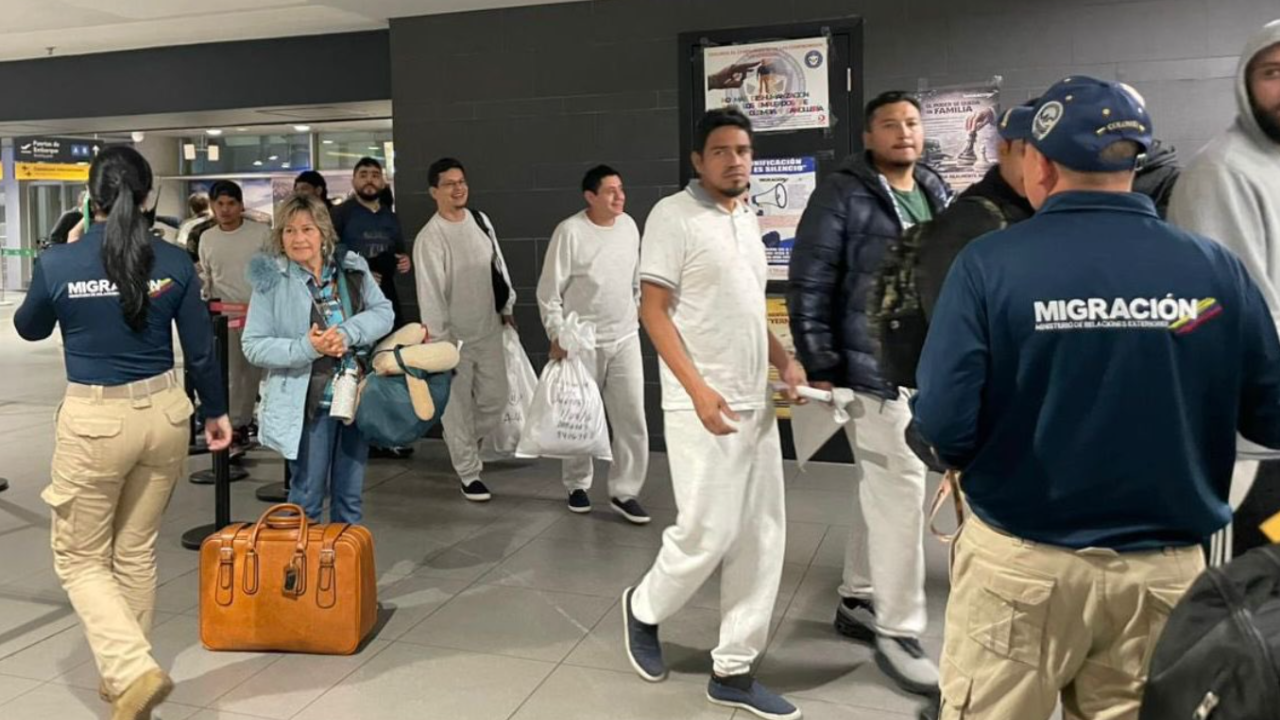 &Xi;&alpha;&nu;&alpha;&rho;&chi;ί&zeta;&omicron;&upsilon;&nu; &omicron;&iota; &pi;&tau;ή&sigma;&epsilon;&iota;&sigmaf; &mu;&epsilon;&tau;&alpha;&phi;&omicron;&rho;ά&sigmaf; &mu;&epsilon;&tau;&alpha;&nu;&alpha;&sigma;&tau;ώ&nu; &alpha;&pi;ό &tau;&iota;&sigmaf; &Eta;&Pi;&Alpha; &sigma;&tau;&eta;&nu; &Kappa;&omicron;&lambda;&omicron;&mu;&beta;ί&alpha; &pi;&rho;&iota;&nu; &tau;&eta; &sigma;&upsilon;&nu;ά&nu;&tau;&eta;&sigma;&eta; &Tau;&rho;&alpha;&mu;&pi;-&Pi;έ&tau;&rho;&omicron;