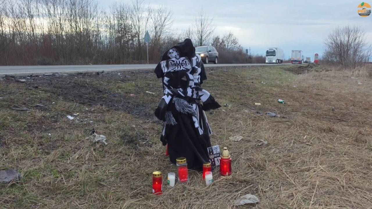 &Rho;&omicron;&upsilon;&mu;&alpha;&nu;ί&alpha;: &Tau;&omicron; &beta;&omicron;&upsilon;&beta;ό &mu;&nu;&eta;&mu;&epsilon;ί&omicron; &sigma;&tau;&omicron; &sigma;&eta;&mu;&epsilon;ί&omicron; &tau;&omicron;&upsilon; &pi;&omicron;&lambda;ύ&nu;&epsilon;&kappa;&rho;&omicron;&upsilon; &tau;&rho;&omicron;&chi;&alpha;ί&omicron;&upsilon; &mu;&epsilon; &tau;&omicron;&upsilon;&sigmaf; &omicron;&pi;&alpha;&delta;&omicron;ύ&sigmaf; &tau;&omicron;&upsilon; &Pi;&Alpha;&Omicron;&Kappa; (&Beta;ί&nu;&tau;&epsilon;&omicron;)