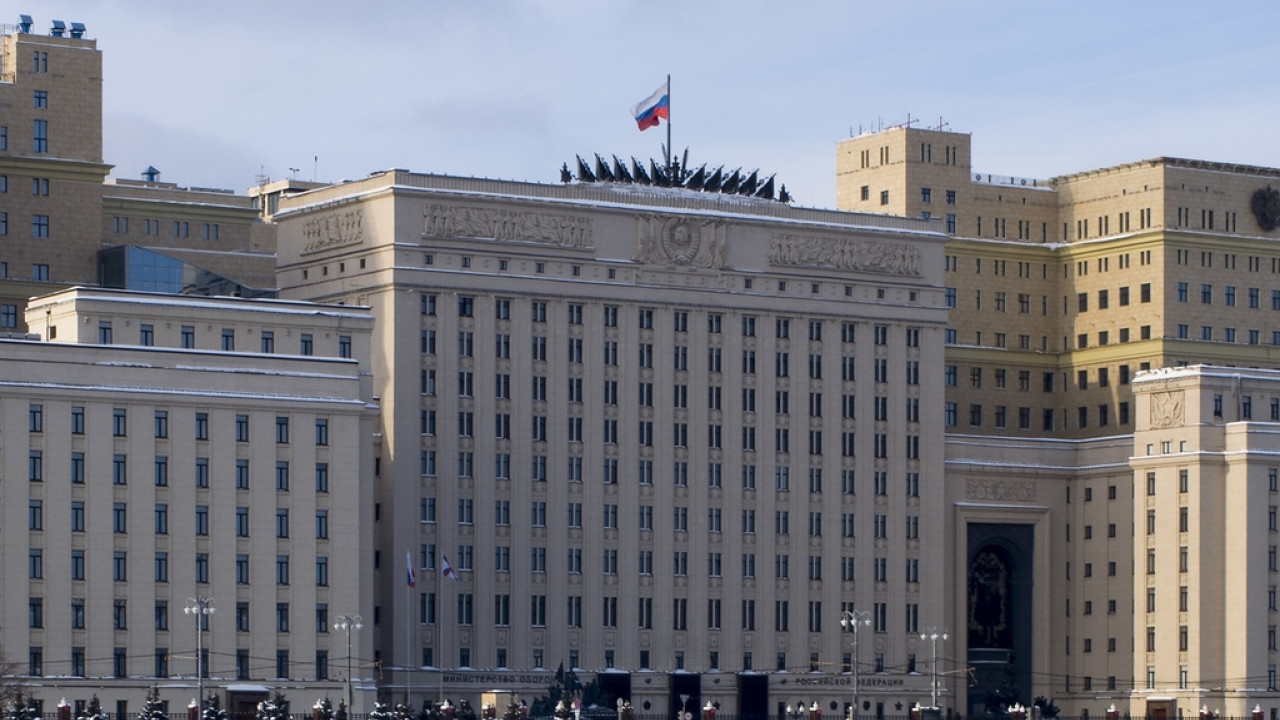 &laquo;&Mu;&epsilon;&gamma;ά&lambda;&omicron;&sigmaf; &alpha;&delta;&epsilon;&lambda;&phi;ό&sigmaf;&raquo; &sigma;&tau;&eta; &Rho;&omega;&sigma;ί&alpha; - &Eta; &Mu;ό&sigma;&chi;&alpha; &theta;έ&lambda;&epsilon;&iota; &pi;&rho;ό&sigma;&beta;&alpha;&sigma;&eta; &sigma;&tau;&alpha; &tau;&rho;&alpha;&pi;&epsilon;&zeta;&iota;&kappa;ά &delta;&epsilon;&delta;&omicron;&mu;έ&nu;&alpha; &tau;&omega;&nu; &pi;&omicron;&lambda;&iota;&tau;ώ&nu;