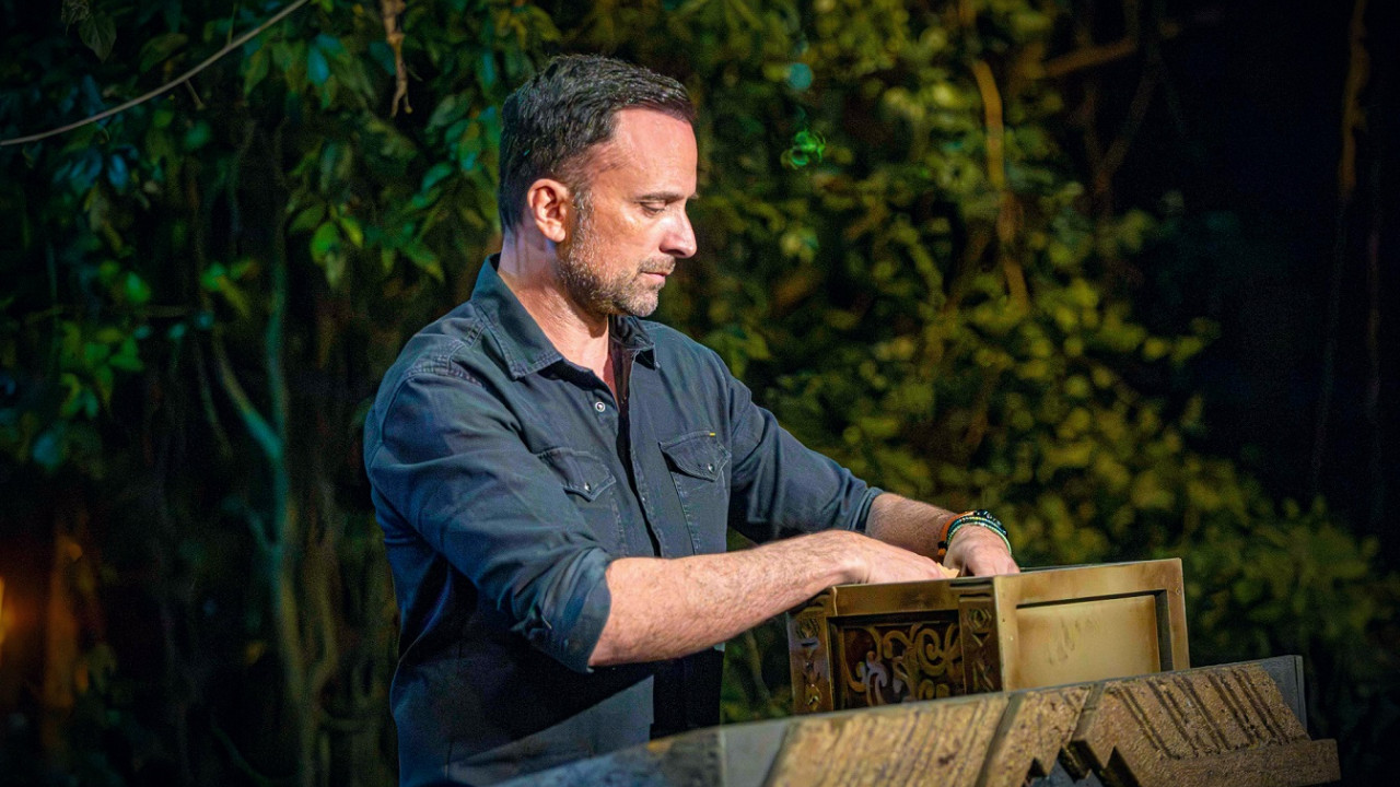 Survivor: &Theta;έ&mu;&alpha;&tau;&alpha; &sigma;&upsilon;&mu;&pi;&epsilon;&rho;&iota;&phi;&omicron;&rho;ά&sigmaf; &kappa;&alpha;&iota; &pi;&alpha;&rho;&epsilon;&xi;&eta;&gamma;ή&sigma;&epsilon;&iota;&sigmaf; - &Alpha;&pi;ό&psi;&epsilon;, &sigma;&tau;&iota;&sigmaf; 21.00 (Trailer)