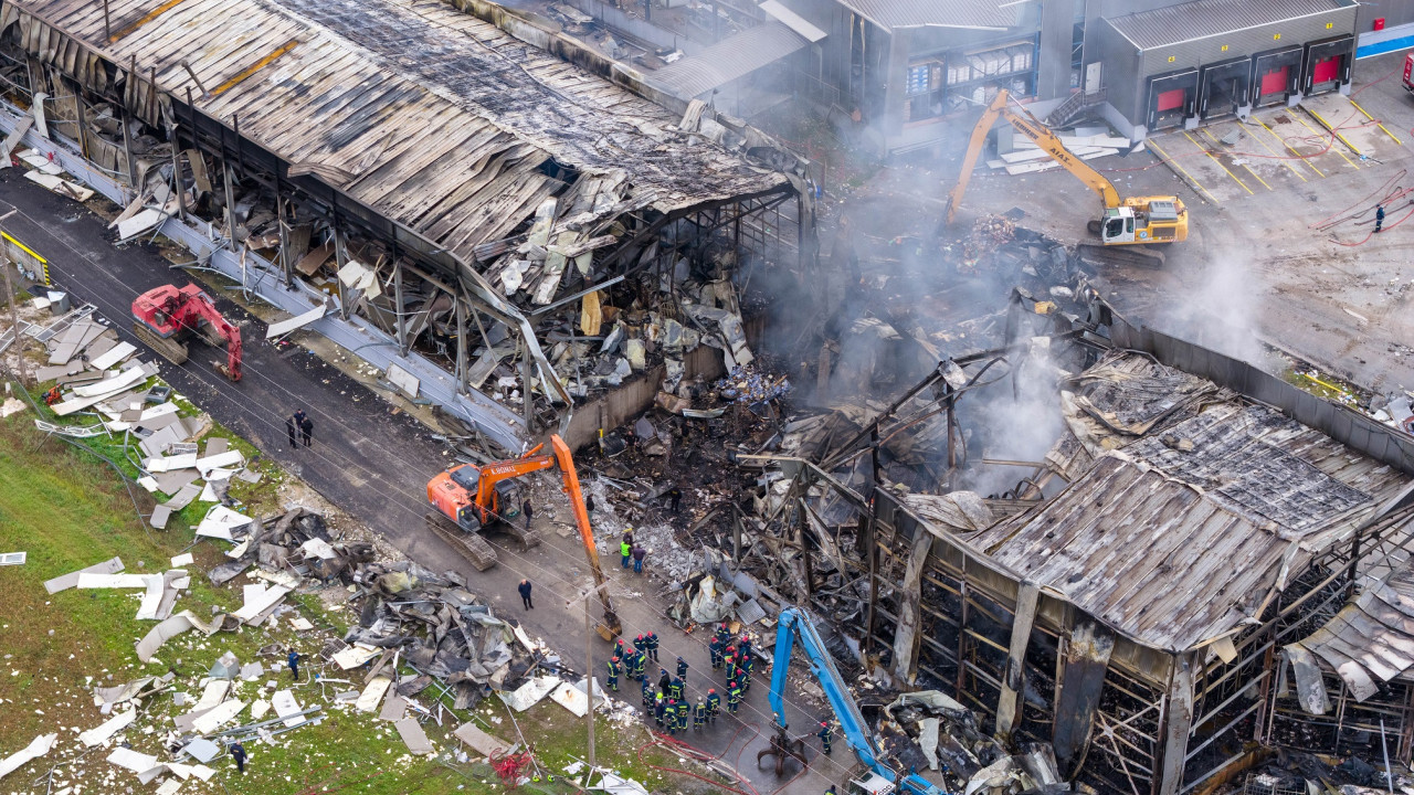 &Tau;&rho;&alpha;&gamma;&omega;&delta;ί&alpha; &sigma;&tau;&alpha; &Tau;&rho;ί&kappa;&alpha;&lambda;&alpha;: &Eta; &delta;&iota;&alpha;&rho;&rho;&omicron;ή &pi;&rho;&omicron;&pi;&alpha;&nu;ί&omicron;&upsilon; &pi;&iota;&theta;&alpha;&nu;ή &epsilon;&kappa;&delta;&omicron;&chi;ή &gamma;&iota;&alpha; &tau;&eta; &phi;&omicron;&nu;&iota;&kappa;ή έ&kappa;&rho;&eta;&xi;&eta; - &Sigma;&epsilon; έ&xi;&epsilon;&lambda;&iota;&xi;&eta; &omicron;&iota; έ&rho;&epsilon;&upsilon;&nu;&epsilon;&sigmaf;