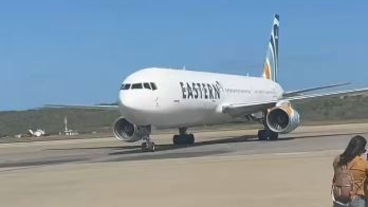 &Tau;&omicron; &pi;&rho;ώ&tau;&omicron; &alpha;&epsilon;&rho;&omicron;&pi;&lambda;ά&nu;&omicron; &mu;&epsilon; &mu;&epsilon;&tau;&alpha;&nu;ά&sigma;&tau;&epsilon;&sigmaf; &pi;&omicron;&upsilon; &alpha;&pi;&epsilon;&lambda;ά&theta;&eta;&kappa;&alpha;&nu; &alpha;&pi;ό &tau;&iota;&sigmaf; &Eta;&Pi;&Alpha; &pi;&rho;&omicron;&sigma;&gamma;&epsilon;&iota;ώ&theta;&eta;&kappa;&epsilon; &sigma;&tau;&omicron; &Kappa;&alpha;&rho;ά&kappa;&alpha;&sigmaf; (&beta;ί&nu;&tau;&epsilon;&omicron;)