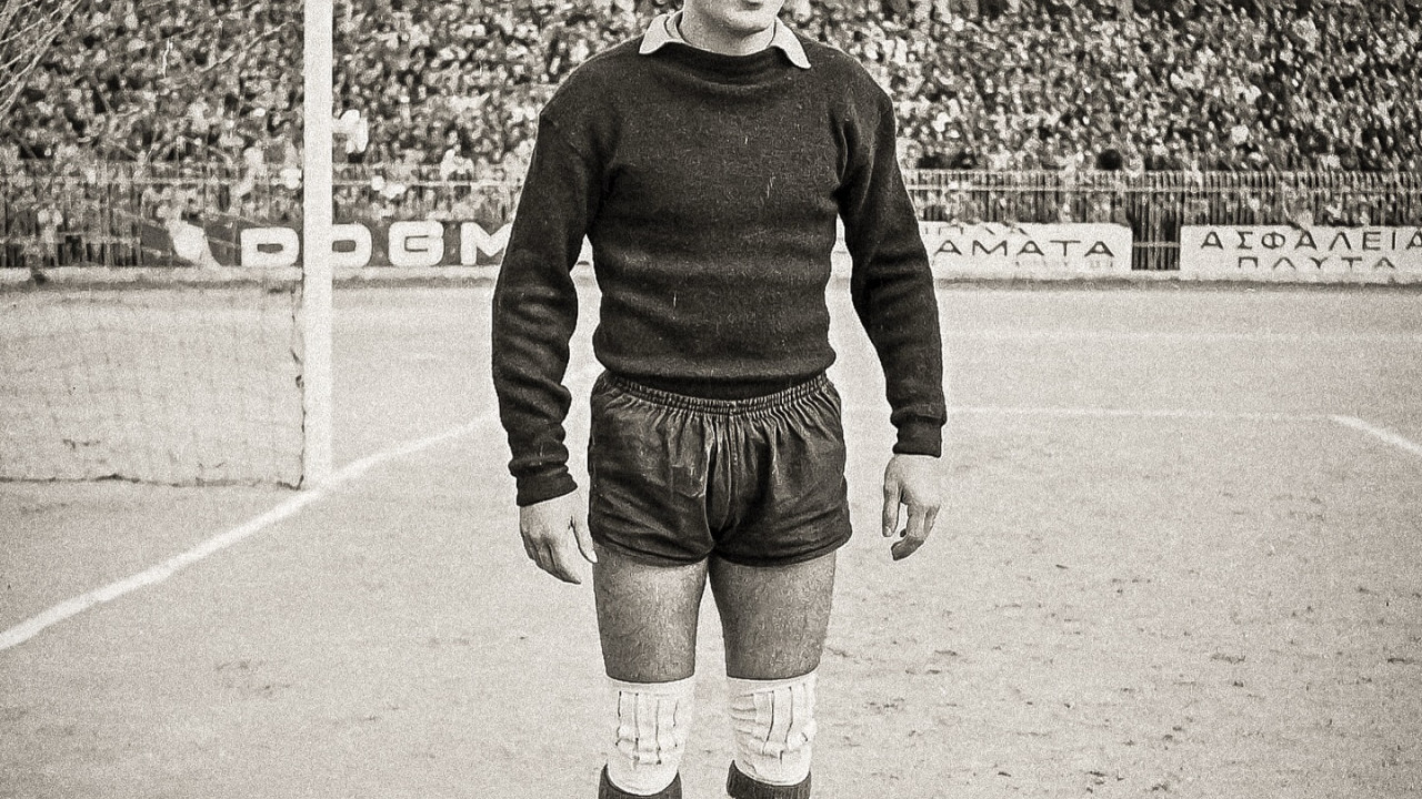 &laquo;Έ&phi;&upsilon;&gamma;&epsilon;&raquo; &omicron; &pi;&alpha;&lambda;&alpha;ί&mu;&alpha;&chi;&omicron;&sigmaf; &pi;&alpha;ί&kappa;&tau;&eta;&sigmaf; &tau;&omicron;&upsilon; &Pi;&alpha;&nu;&alpha;&theta;&eta;&nu;&alpha;ϊ&kappa;&omicron;ύ, &Mu;&iota;&chi;ά&lambda;&eta;&sigmaf; &Beta;&omicron;&upsilon;&tau;&sigma;&alpha;&rho;ά&sigmaf;