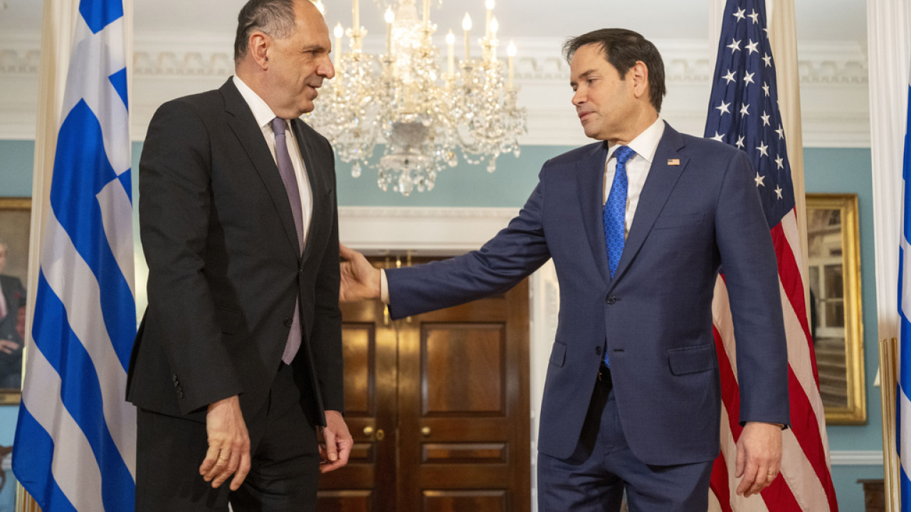 &Sigma;&upsilon;&nu;ά&nu;&tau;&eta;&sigma;&eta; &Gamma;&epsilon;&rho;&alpha;&pi;&epsilon;&tau;&rho;ί&tau;&eta;-&Rho;&omicron;ύ&mu;&pi;&iota;&omicron;: &Sigma;&tau;&omicron; &epsilon;&pi;ί&kappa;&epsilon;&nu;&tau;&rho;&omicron; &eta; &delta;&iota;&alpha;&pi;&epsilon;&rho;&iota;&phi;&epsilon;&rho;&epsilon;&iota;&alpha;&kappa;ή &sigma;&upsilon;&nu;&epsilon;&rho;&gamma;&alpha;&sigma;ί&alpha; &mu;έ&sigma;&omega; &tau;&omicron;&upsilon; IMEEC