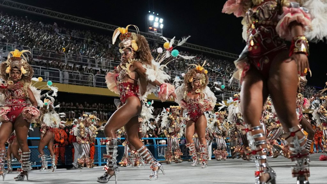 &Xi;&epsilon;&kappa;ί&nu;&eta;&sigma;&epsilon; &tau;&omicron; &delta;&iota;ά&sigma;&eta;&mu;&omicron; &kappa;&alpha;&rho;&nu;&alpha;&beta;ά&lambda;&iota; &tau;&omicron;&upsilon; &Rho;ί&omicron; - &Epsilon;&nu;&tau;&upsilon;&pi;&omega;&sigma;&iota;&alpha;&kappa;έ&sigmaf; &epsilon;&iota;&kappa;ό&nu;&epsilon;&sigmaf; &alpha;&pi;ό &tau;&eta;&nu; &mu;&epsilon;&gamma;ά&lambda;&eta; &pi;&alpha;&rho;έ&lambda;&alpha;&sigma;&eta; &sigma;&tau;&omicron; &sigma;&alpha;&mu;&pi;&omicron;&delta;&rho;ό&mu;&iota;&omicron;