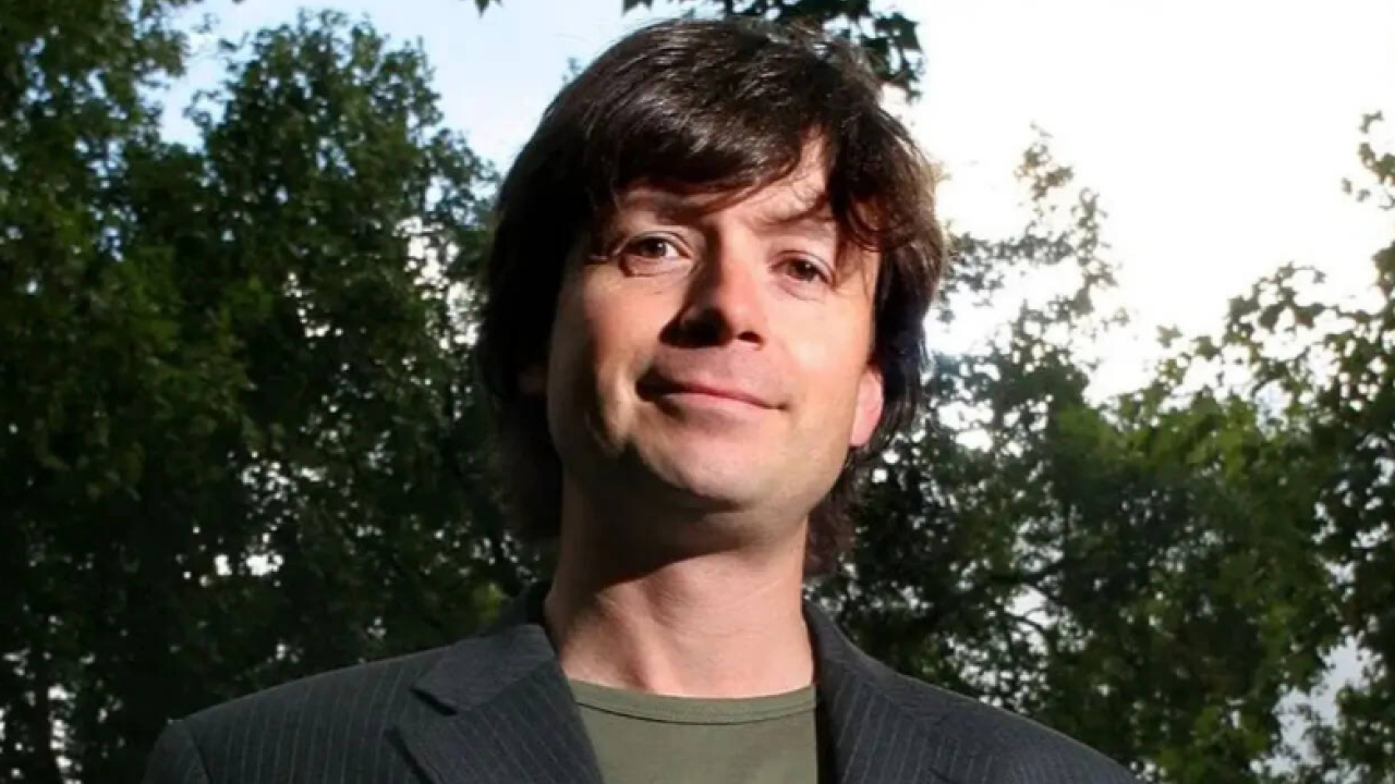 &Mu;&upsilon;&sigma;&tau;ή&rho;&iota;&omicron; &mu;&epsilon; &tau;&omicron;&nu; &theta;ά&nu;&alpha;&tau;&omicron; &sigma;&upsilon;&nu;&iota;&delta;&rho;&upsilon;&tau;ή &tau;&eta;&sigmaf; Asos - Έ&pi;&epsilon;&sigma;&epsilon; &alpha;&pi;ό &tau;&omicron;&nu; 17&omicron; ό&rho;&omicron;&phi;&omicron; &kappa;&tau;&iota;&rho;ί&omicron;&upsilon; &sigma;&tau;&eta;&nu; &Tau;&alpha;ϊ&lambda;ά&nu;&delta;&eta;