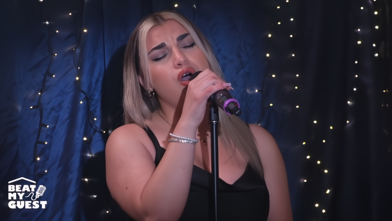 &laquo;Beat My Guest&raquo;: &Eta; &Lambda;έ&iota;&lambda;&alpha; &mu;ά&sigmaf; &upsilon;&pi;&omicron;&delta;έ&chi;&epsilon;&tau;&alpha;&iota; &sigma;&tau;&omicron; &sigma;&pi;ί&tau;&iota; &tau;&eta;&sigmaf; - &Sigma;ή&mu;&epsilon;&rho;&alpha; &sigma;&tau;&iota;&sigmaf; 18.30, &sigma;&tau;&omicron;&nu; &Sigma;&Kappa;&Alpha;Ϊ (Trailer)