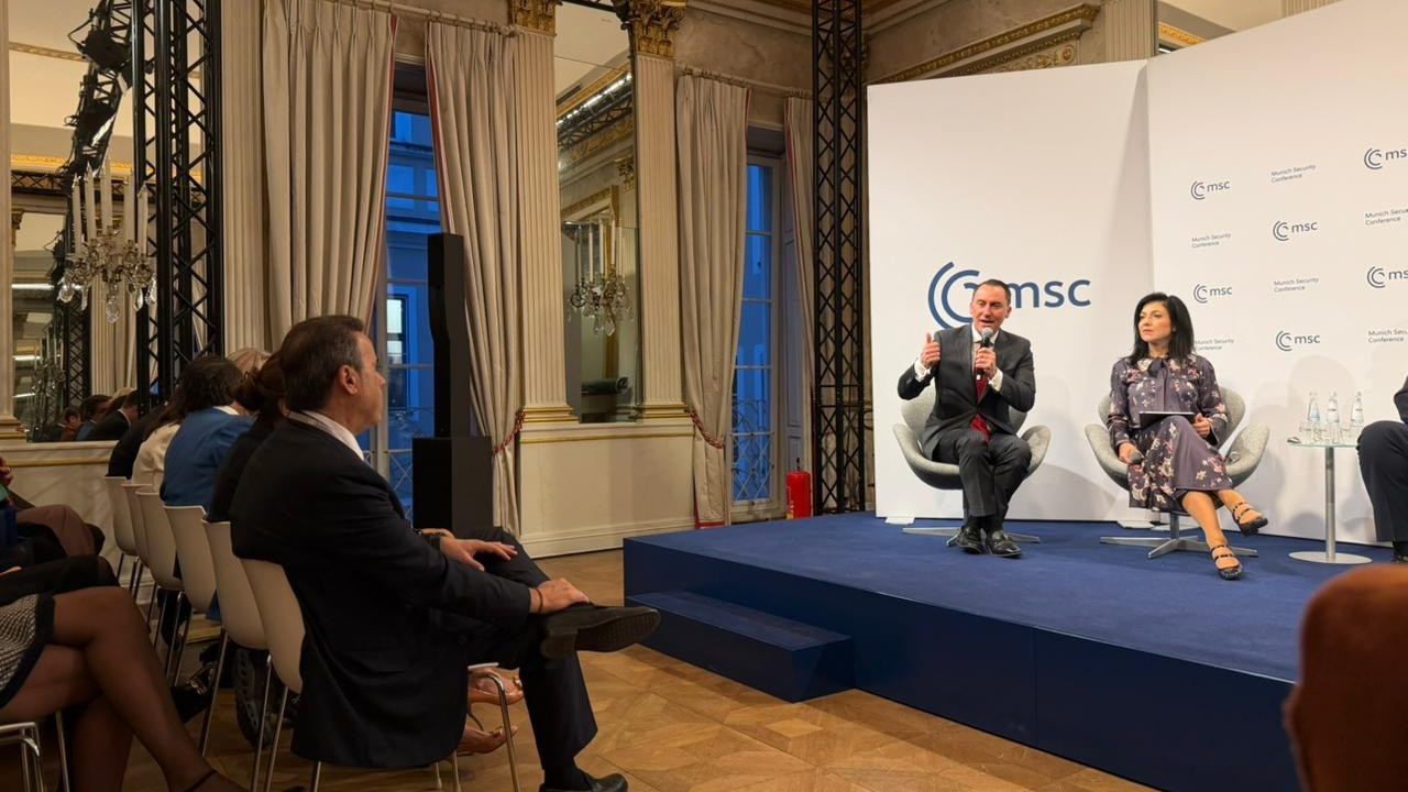 &Delta;&iota;ά&sigma;&kappa;&epsilon;&psi;&eta; &Alpha;&sigma;&phi;ά&lambda;&epsilon;&iota;&alpha;&sigmaf; &Mu;&omicron;&nu;ά&chi;&omicron;&upsilon;: &laquo;&Mu;&pi;&rho;ά&beta;&omicron;&raquo; &alpha;&pi;ό &Eta;&Pi;&Alpha; &sigma;&tau;&eta;&nu; &Epsilon;&lambda;&lambda;ά&delta;&alpha; &gamma;&iota;&alpha; &tau;&omicron;&nu; &Kappa;ά&theta;&epsilon;&tau;&omicron; &Delta;&iota;ά&delta;&rho;&omicron;&mu;&omicron; &kappa;&alpha;&iota; &tau;&iota;&sigmaf; &sigma;&upsilon;&mu;&phi;&omega;&nu;ί&epsilon;&sigmaf; P-TEC