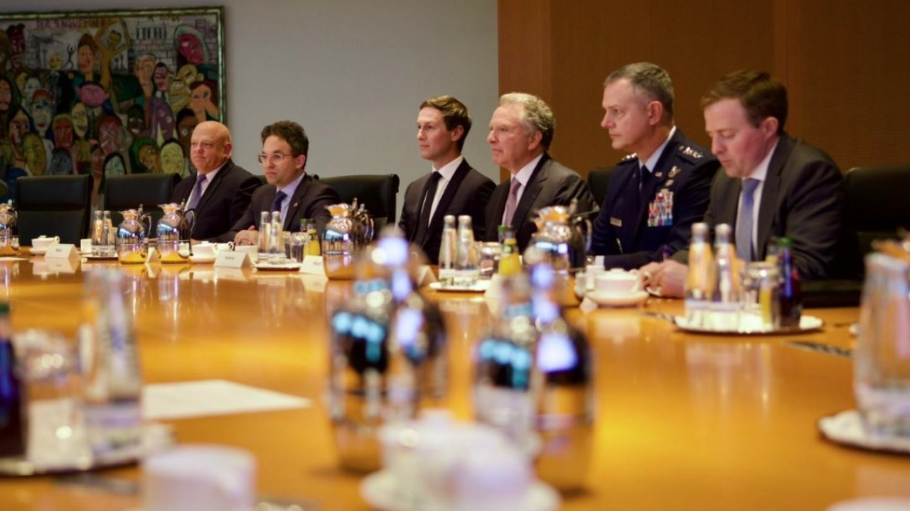 ΧΩΡΙΣ ΟΥΣΙΑΣΤΙΚΗ ΠΡΟΟΔΟ ΟΙ ΣΥΝΟΜΙΛΙΕΣ ΟΥΚΡΑΝΙΑΣ-ΡΩΣΙΑΣ: ΠΑΡΑΜΕΝΟΥΝ ΤΑ ΒΑΣΙΚΑ «ΑΓΚΑΘΙΑ»