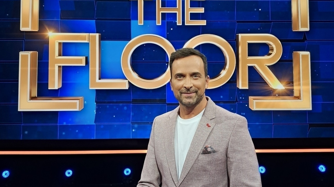 &laquo;The Floor&raquo;: &Pi;&omicron;&lambda;&epsilon;&mu;&iota;&kappa;ή... &alpha;&tau;&mu;ό&sigma;&phi;&alpha;&iota;&rho;&alpha; &mu;&epsilon; &epsilon;&kappa;&rho;&eta;&kappa;&tau;&iota;&kappa;έ&sigmaf; &mu;&omicron;&nu;&omicron;&mu;&alpha;&chi;ί&epsilon;&sigmaf; - &Pi;&alpha;&rho;&alpha;&sigma;&epsilon;&kappa;&upsilon;ή 27/2 &sigma;&tau;&iota;&sigmaf; 21:00, &sigma;&tau;&omicron;&nu; &Sigma;&Kappa;&Alpha;Ϊ