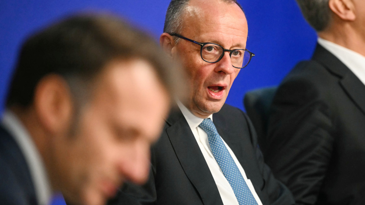 &Nu;έ&omicron; &laquo;nein&raquo; &tau;&omicron;&upsilon; &Mu;&epsilon;&rho;&tau;&sigmaf; &sigma;&tau;&eta;&nu; &pi;&rho;ό&tau;&alpha;&sigma;&eta; &Mu;&alpha;&kappa;&rho;ό&nu; &gamma;&iota;&alpha; &epsilon;&upsilon;&rho;&omega;&omicron;&mu;ό&lambda;&omicron;&gamma;&omicron; - &Pi;&rho;&omicron;&sigma;&tau;&alpha;&tau;&epsilon;&upsilon;&tau;&iota;&sigma;&mu;ό&sigmaf; &upsilon;&pi;ό ό&rho;&omicron;&upsilon;&sigmaf;