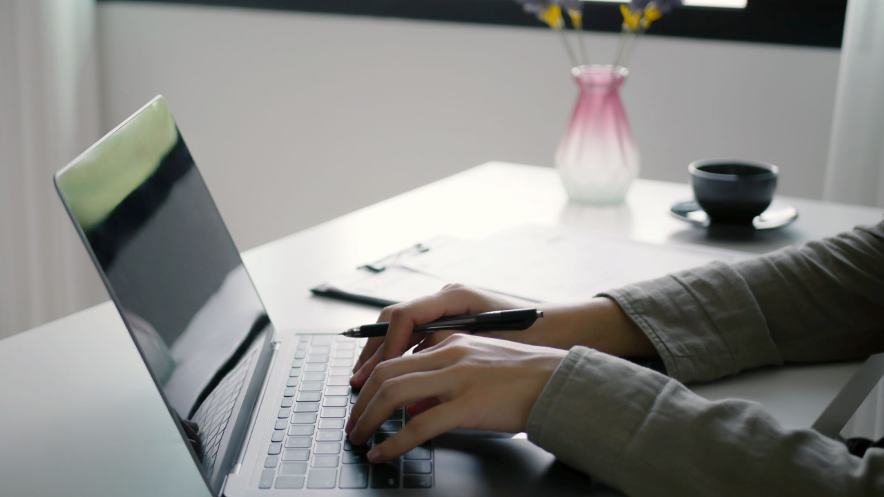 ΠΤΩΣΗ ΤΗΣ ΑΝΕΡΓΙΑΣ ΤΩΝ ΝΕΩΝ ΣΤΗΝ ΕΛΛΑΔΑ: ΓΙΑ ΠΡΩΤΗ ΦΟΡΑ ΚΑΤΩ ΑΠΟ ΤΟΝ ΕΥΡΩΠΑΙΚΟ ΜΕΣΟ ΟΡΟ ΤΟΝ ΔΕΚΕΜΒΡΙΟ