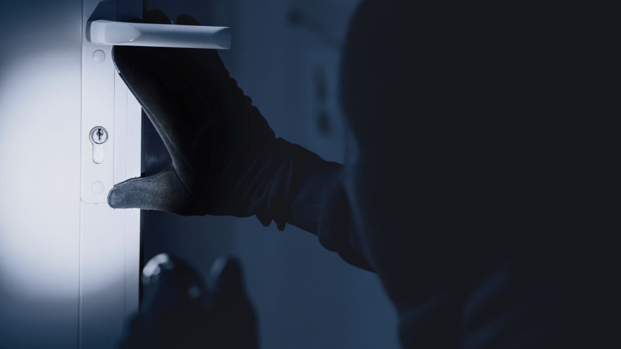 ΚΕΦΑΛΟΝΙΑ: ΤΡΕΙΣ ΣΥΛΛΗΨΕΙΣ ΓΙΑ ΔΙΑΡΡΗΞΕΙΣ ΚΑΤΟΙΚΙΩΝ - Η ΛΕΙΑ ΤΟΥΣ ΥΠΕΡΒΑΙΝΕΙ ΤΙΣ 70.000 ΕΥΡΩ