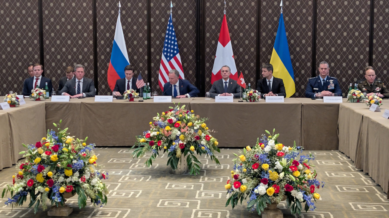 ΣΥΝΕΧΙΖΟΝΤΑΙ ΣΕ ΣΤΡΑΤΙΩΤΙΚΟ ΕΠΙΠΕΔΟ ΟΙ ΣΥΝΟΜΙΛΙΕΣ ΟΥΚΡΑΝΙΑΣ - ΡΩΣΙΑΣ ΣΤΗ ΓΕΝΕΥΗ