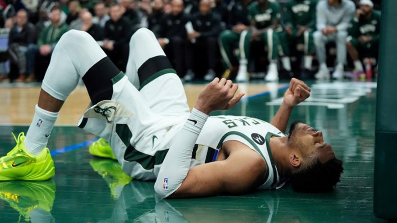 &Lambda;ύ&gamma;&iota;&sigma;&alpha;&nu; &Mu;&pi;&alpha;&kappa;&sigmaf; &kappa;&alpha;&iota; &Gamma;&iota;ά&nu;&nu;&eta;&sigmaf; &alpha;&pi;ό &tau;&eta;&nu; &tau;&rho;ί&pi;&omicron;&nu;&tau;&eta; &epsilon;&kappa;&tau;έ&lambda;&epsilon;&sigma;&eta; &tau;&omega;&nu; &Sigma;&alpha;&nu;&sigmaf;