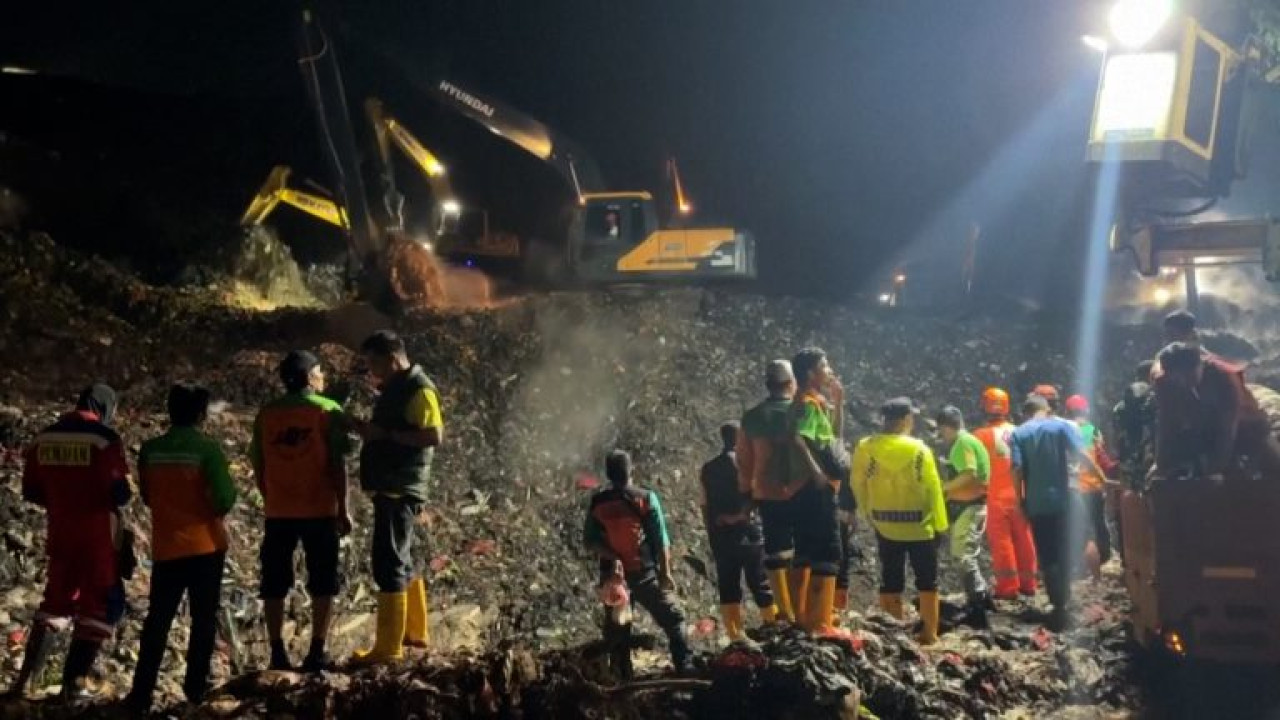 &Iota;&nu;&delta;&omicron;&nu;&eta;&sigma;ί&alpha;: &Tau;&omicron;&upsilon;&lambda;ά&chi;&iota;&sigma;&tau;&omicron;&nu; 5 &nu;&epsilon;&kappa;&rho;&omicron;ί &mu;&epsilon;&tau;ά &alpha;&pi;ό &kappa;&alpha;&tau;ά&rho;&rho;&epsilon;&upsilon;&sigma;&eta; &tau;ό&nu;&omega;&nu; &alpha;&pi;&omicron;&rho;&rho;&iota;&mu;&mu;ά&tau;&omega;&nu; &sigma;&tau;&eta; &mu;&epsilon;&gamma;&alpha;&lambda;ύ&tau;&epsilon;&rho;&eta; &chi;&omega;&mu;&alpha;&tau;&epsilon;&rho;ή &tau;&eta;&sigmaf; &chi;ώ&rho;&alpha;&sigmaf;