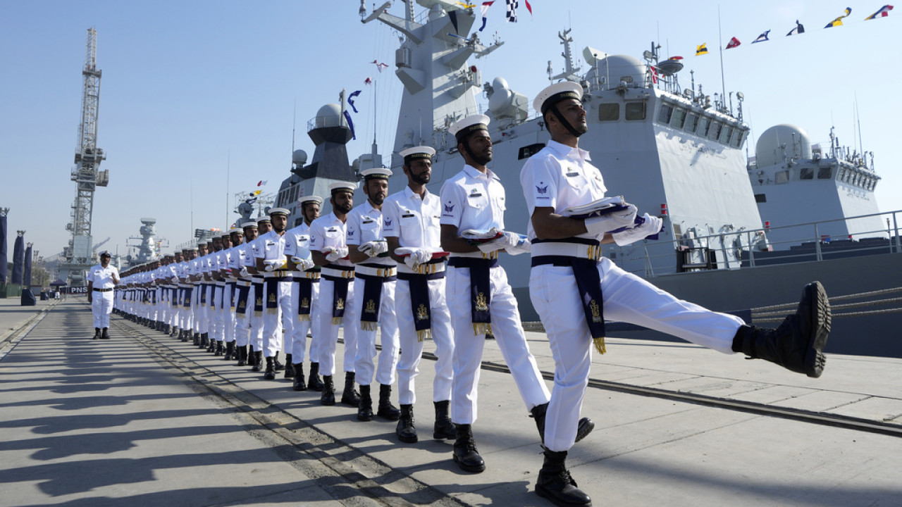 ΠΑΚΙΣΤΑΝ: ΕΠΙΧΕΙΡΗΣΗ «ΠΡΟΣΤΑΤΗΣ ΤΩΝ ΘΑΛΑΣΣΩΝ» ΓΙΑ ΤΗΝ ΑΣΦΑΛΕΙΑ ΤΗΣ ΝΑΥΣΙΠΛΟΐΑΣ ΞΕΚΙΝΗΣΕ ΤΟ ΠΟΛΕΜΙΚΟ ΝΑΥΤΙΚΟ