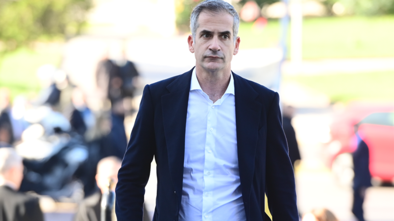 &Mu;&pi;&alpha;&kappa;&omicron;&gamma;&iota;ά&nu;&nu;&eta;&sigmaf;: &Kappa;&alpha;&theta;&upsilon;&sigma;&tau;&epsilon;&rho;ή&sigma;&epsilon;&iota;&sigmaf; &sigma;&tau;&alpha; &laquo;&sigma;&upsilon;&nu;&omicron;&delta;&epsilon;&upsilon;&tau;&iota;&kappa;ά έ&rho;&gamma;&alpha;&raquo; &gamma;&iota;&alpha; &tau;&omicron; &gamma;ή&pi;&epsilon;&delta;&omicron; &tau;&omicron;&upsilon; &Pi;&alpha;&nu;&alpha;&theta;&eta;&nu;&alpha;ϊ&kappa;&omicron;ύ