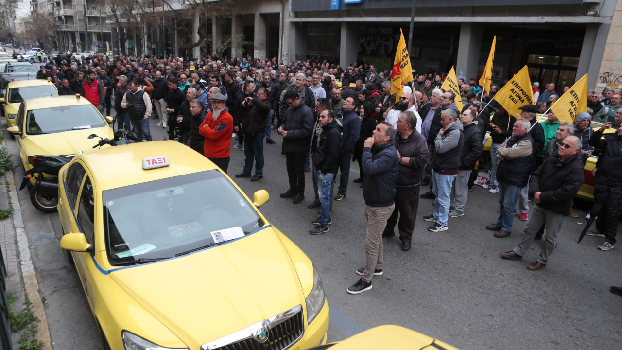 &Chi;&omega;&rho;ί&sigmaf; &tau;&alpha;&xi;ί &gamma;&iota;&alpha; 2&eta; &mu;έ&rho;&alpha; &eta; &Epsilon;&lambda;&lambda;ά&delta;&alpha; - &Tau;&iota; &delta;&eta;&lambda;ώ&nu;&epsilon;&iota; &tau;&omicron; &Sigma;&Alpha;&Tau;&Alpha;