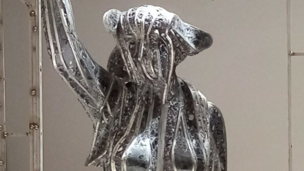 &Theta;&epsilon;&sigma;&sigma;&alpha;&lambda;&omicron;&nu;ί&kappa;&eta;: Ά&gamma;&nu;&omega;&sigma;&tau;&omicron;&iota; &beta;&alpha;&nu;&delta;ά&lambda;&iota;&sigma;&alpha;&nu; &gamma;&lambda;&upsilon;&pi;&tau;ό &sigma;&tau;&omicron; &kappa;έ&nu;&tau;&rho;&omicron; &tau;&eta;&sigmaf; &pi;ό&lambda;&eta;&sigmaf;