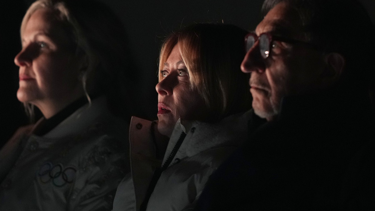 Η ΜΕΛΟΝΙ ΠΡΟΩΘΕΙ «ΝΑΥΤΙΚΟ ΑΠΟΚΛΕΙΣΜΟ» ΓΙΑ ΤΗΝ ΑΠΟΤΡΟΠΗ ΜΕΤΑΝΑΣΤΕΥΤΙΚΩΝ ΡΟΩΝ