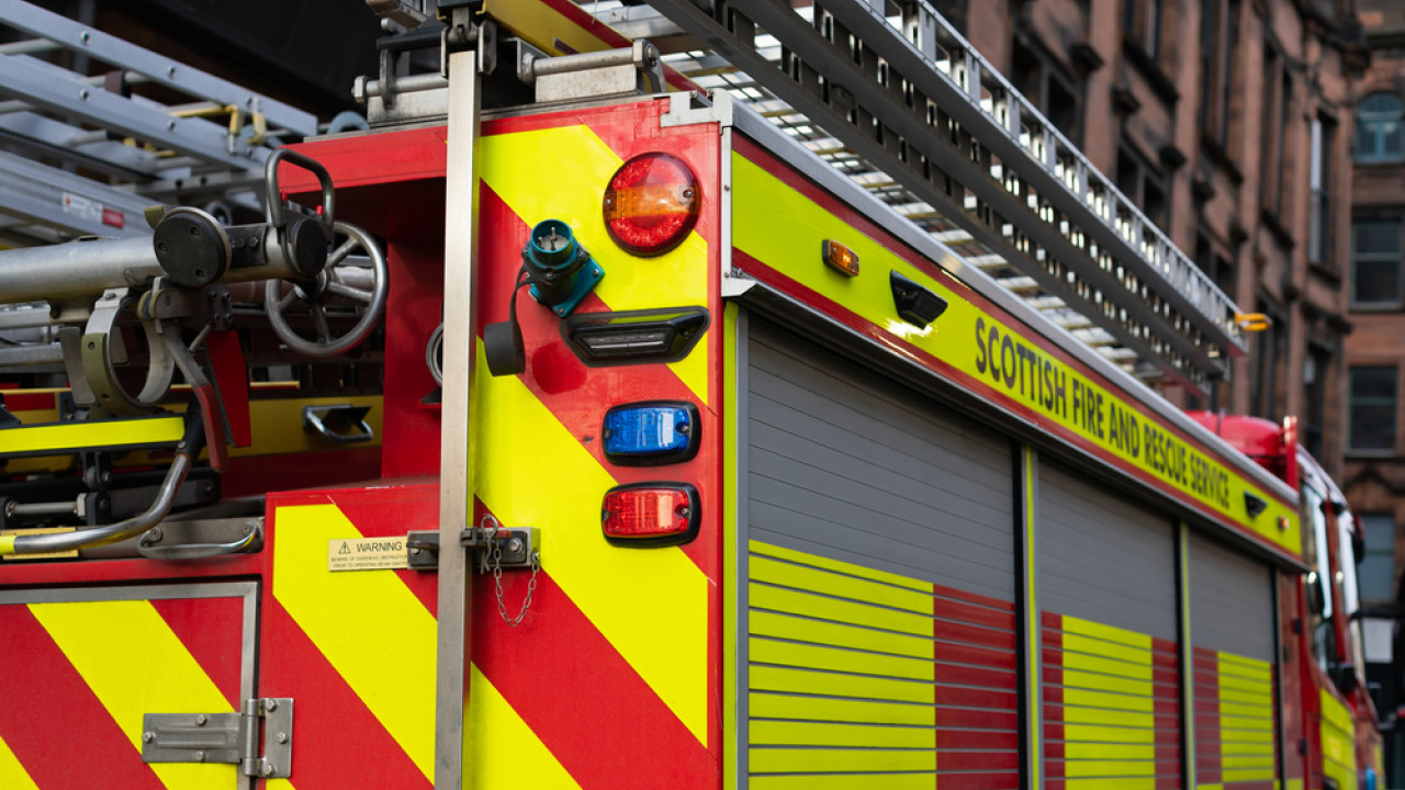 ΜΕΓΑΛΗ ΦΩΤΙΑ ΣΤΟΝ ΚΕΝΤΡΙΚΟ ΣΙΔΗΡΟΔΡΟΜΙΚΟ ΣΤΑΘΜΟ ΤΗΣ ΓΛΑΣΚΩΒΗΣ- ΔΕΙΤΕ ΒΙΝΤΕΟ