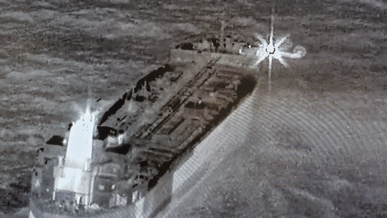 &Beta;&rho;&upsilon;&xi;έ&lambda;&lambda;&epsilon;&sigmaf; &kappa;&alpha;&iota; &Pi;&alpha;&rho;ί&sigma;&iota; &chi;&tau;&upsilon;&pi;&omicron;ύ&nu; &tau;&omicron;&nu; &laquo;&sigma;&kappa;&iota;ώ&delta;&eta; &sigma;&tau;ό&lambda;&omicron;&raquo; &tau;&eta;&sigmaf; &Rho;&omega;&sigma;ί&alpha;&sigmaf; &mu;&epsilon; &alpha;&nu;&alpha;&chi;&alpha;ί&tau;&iota;&sigma;&eta; &pi;&epsilon;&tau;&rho;&epsilon;&lambda;&alpha;&iota;&omicron;&phi;ό&rho;&omicron;&upsilon;