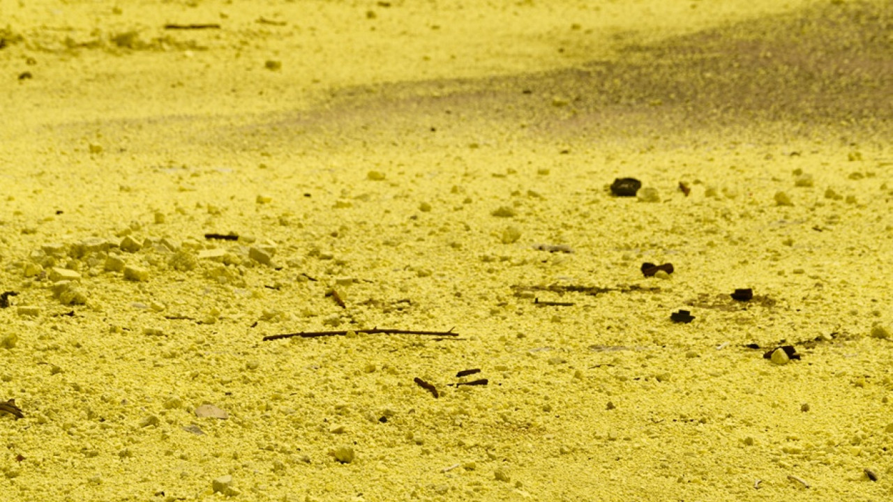 ΔΕΝ ΕΙΝΑΙ ΜΟΝΟ ΤΟ ΠΕΤΡΕΛΑΙΟ: Ο ΠΟΛΕΜΟΣ ΣΤΟ ΙΡΑΝ ΑΠΕΙΛΕΙ ΤΗΝ ΕΠΑΡΚΕΙΑ «ΠΟΛΥΤΙΜΗΣ ΚΙΤΡΙΝΗΣ ΣΚΟΝΗΣ»