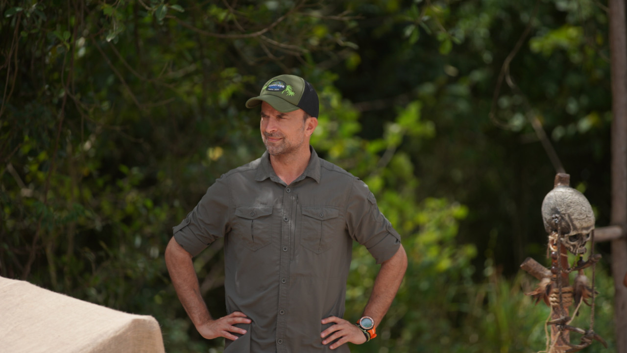 Survivor: &Mu;&iota;&alpha; &delta;&upsilon;&nu;&alpha;&mu;&iota;&kappa;ή &gamma;&upsilon;&nu;&alpha;ί&kappa;&alpha; &alpha;&nu;&alpha;&sigma;&tau;&alpha;&tau;ώ&nu;&epsilon;&iota; &tau;&eta;&nu; &omicron;&mu;ά&delta;&alpha; &tau;&omega;&nu; &Alpha;&theta;&eta;&nu;&alpha;ί&omega;&nu; - &Delta;&epsilon;ί&tau;&epsilon; &tau;&omicron; trailer